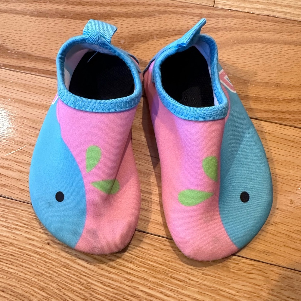 Swim shoes